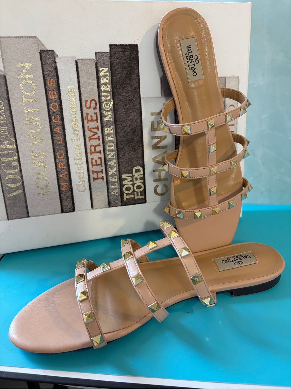 ⭐️Valentino Garavani Rockstud Nude/Pink Calfskin Slide Sandals, EU 44 / US 12✨